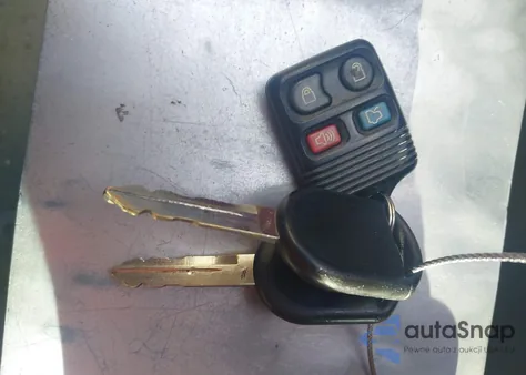 2011 Ford Focus S z USA, uszkodzony, nr VIN 1FAHP3EN2BW125544